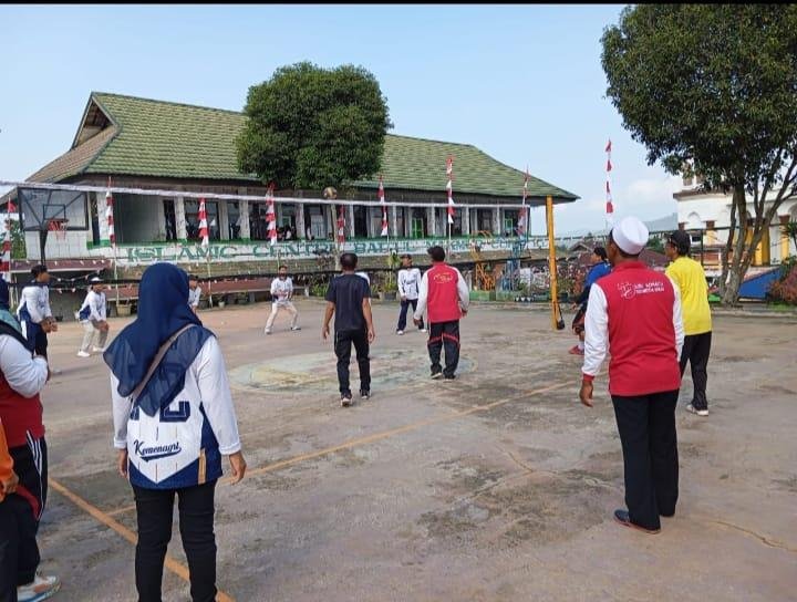 Tim Gabungan KUA Tunjukkan Kekompakan, Raih Kemenangan di Laga Voli HUT RI ke-80