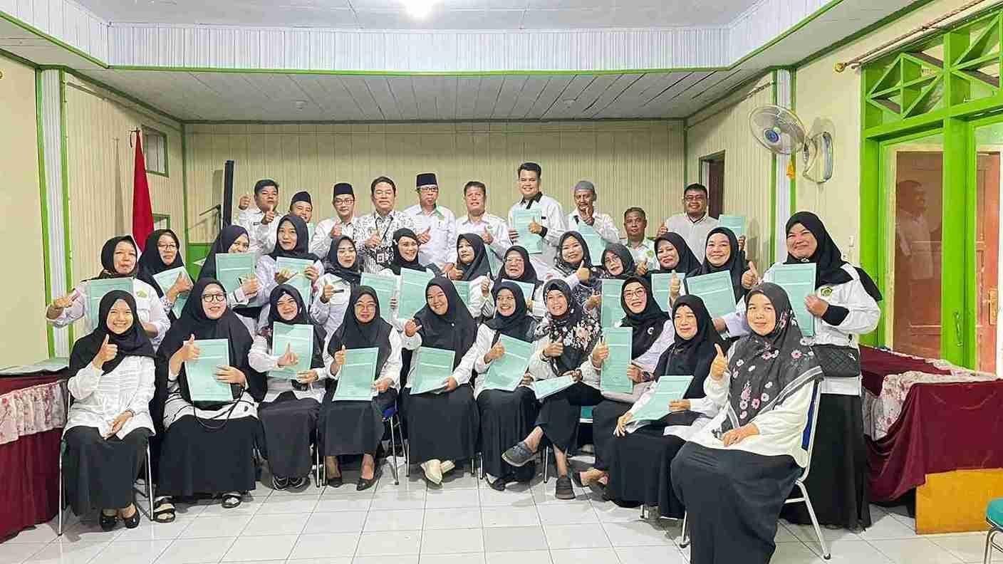 Empat ASN KUA Curup Utara Terima SK Penetapan Jabatan Pelaksana