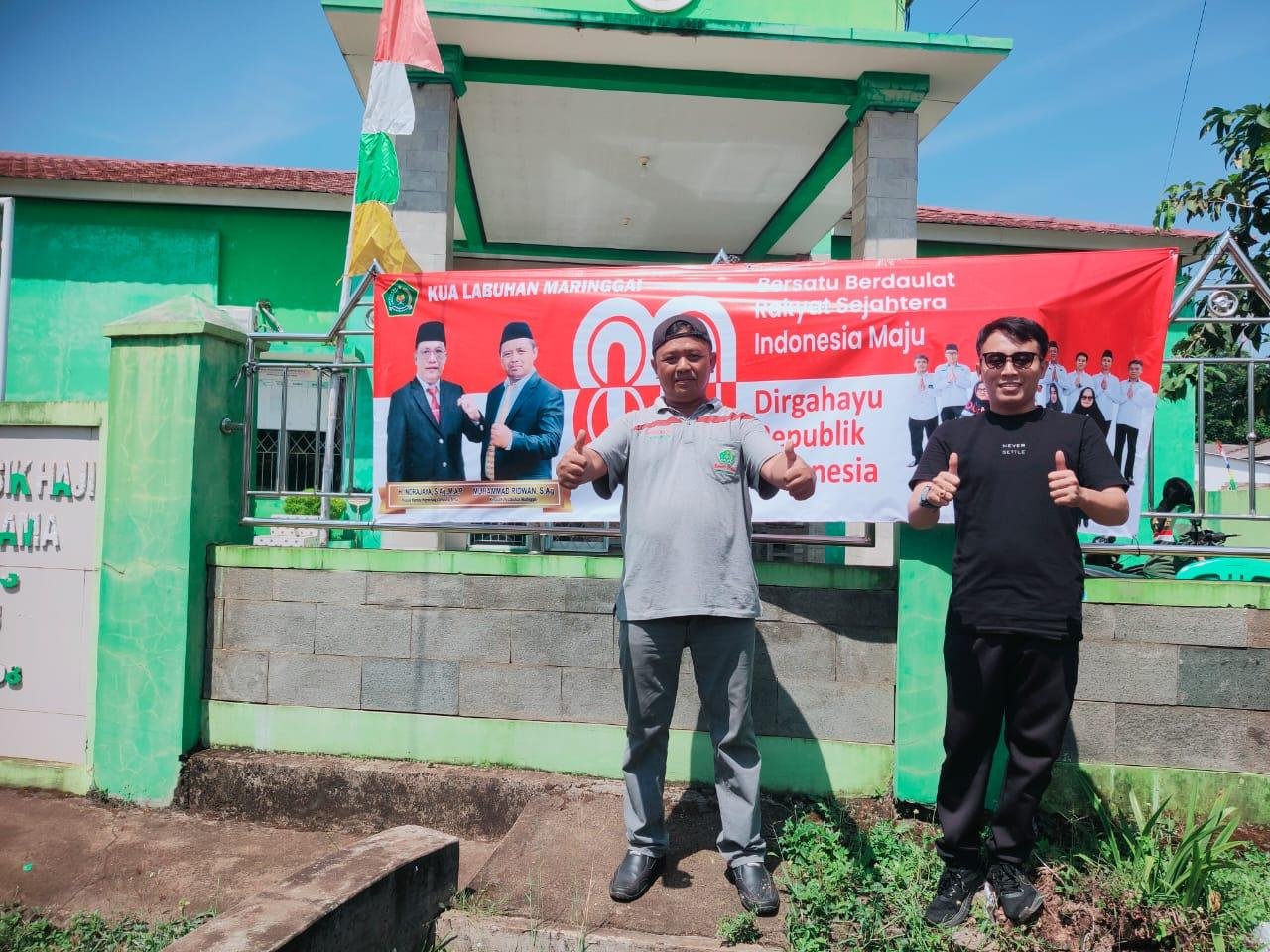 KUA Labuhan Maringgai Kompak Hiasi Kantor Sambut HUT RI ke-80