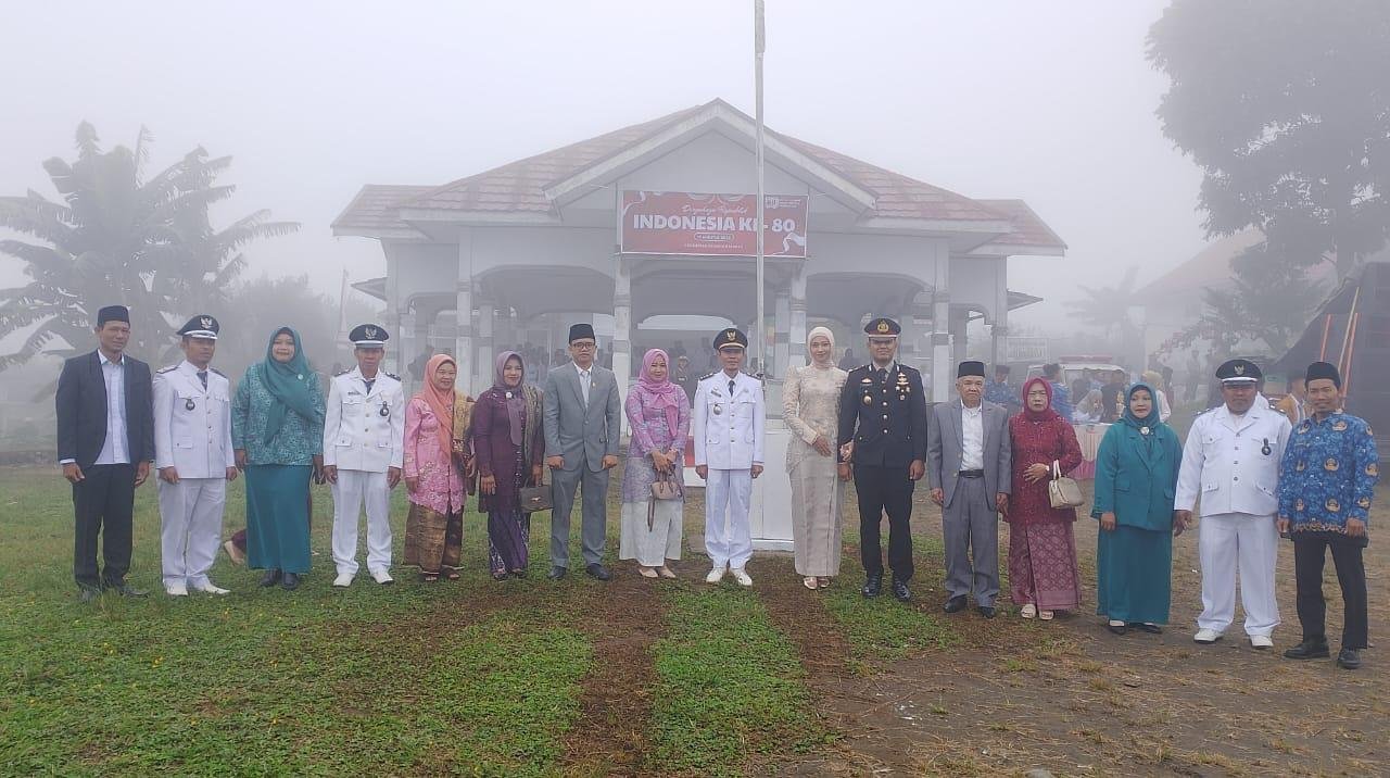Penghulu KUA Sindang Dataran Pimpin Doa Khidmat di Upacara HUT RI ke-80