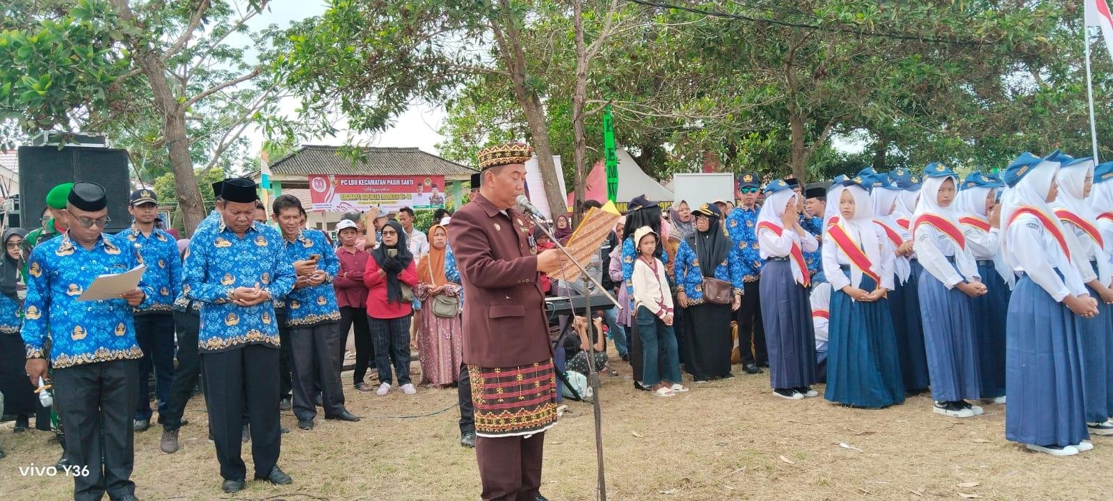 Kepala KUA Pasir Sakti Pimpin Doa Haru di Upacara HUT RI ke-80