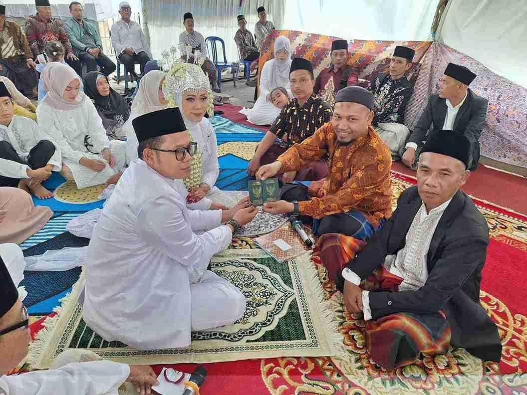 Penghulu KUA Curup Utara Jalankan Tugas Mulia, Catatkan Pernikahan Catin di Tunas Harapan