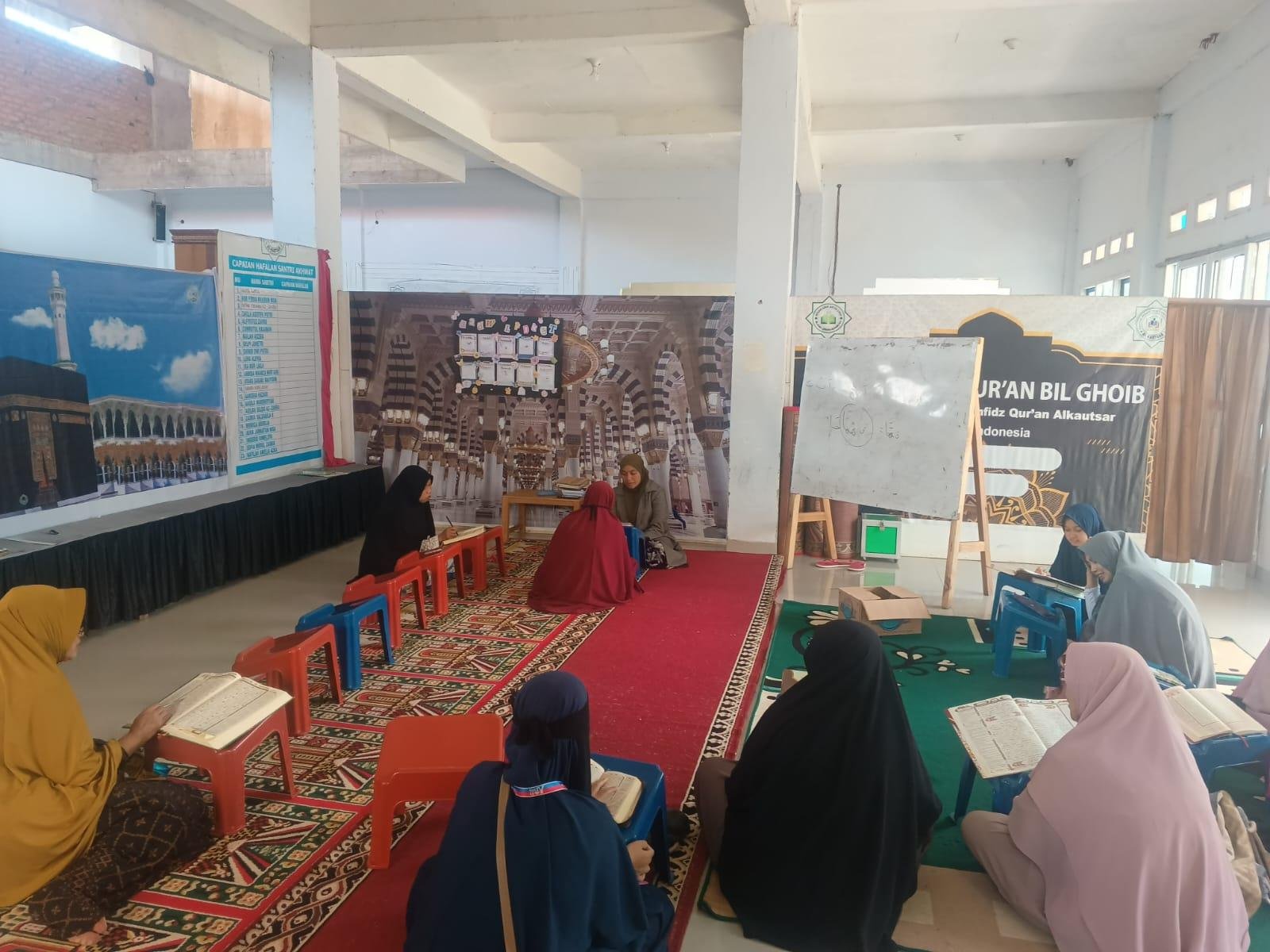 Meningkatkan Pemahaman Tajwid,PAI KUA Curup Utara Bimbing Ibu-Ibu MT Nurul Fajr