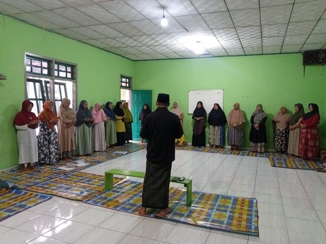 Syahdu, KUA Karangkobar Gelorakan Maulid Nabi dengan Sholawat