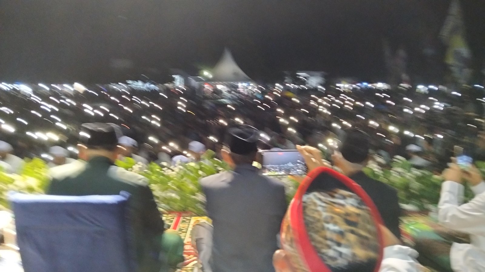 Keluarga Kemenag Lampung Timur Hadiri Metro Kibang Bersholawat, Ribuan Jamaah Padati Lapangan