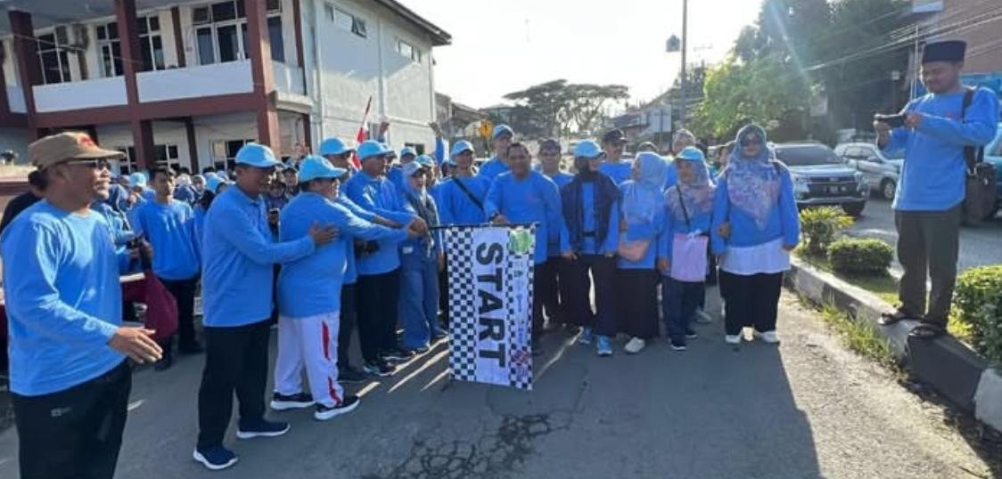 Ribuan ASN dan Masyarakat Umum Ikuti Jalan Santai di acara Hari Amal Bhakti Ke-79 Kemenag Lebak