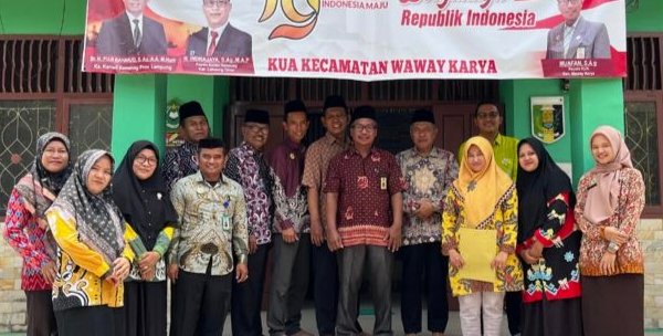 Jajaran Bimas Islam Kemenag Lampung Timur Lakukan Pembinaan di KUA Waway Karyau