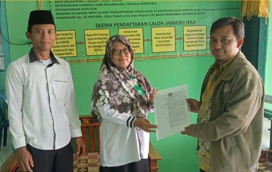 KUA Buay Bahuga Serahkan IJOP Majelis Taklim