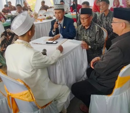 Kepala KUA Sukadana Pimpin Akad Nikah, Kepala Kemenag Bandar Lampung Berikan Dukungan Langsung  