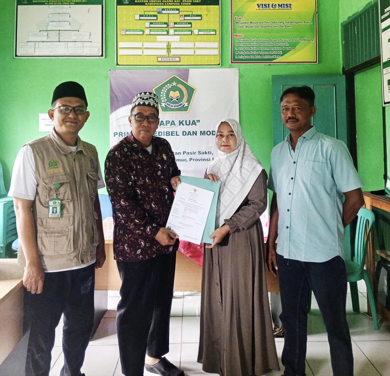 Jumat Berkah: Emping Budin Anugerah Rahayu Raih Sertifikat Halal Perdana