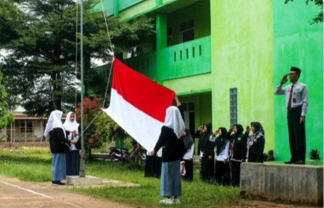 Kepala KUA Batanghari Nuban Ingatkan Santri Soal Masa Depan dan Perkawinan Anak