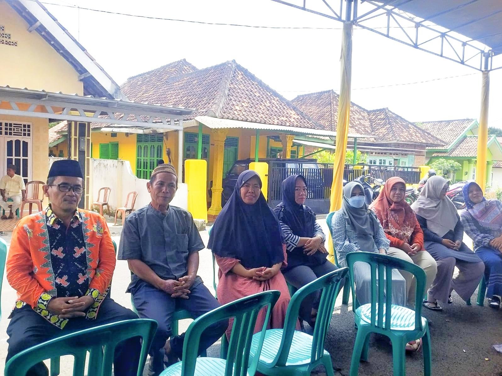 Tangis dan Doa Pagi Itu: Kemenag Lampung Timur Takziah ke Rumah Duka Ibu Novi