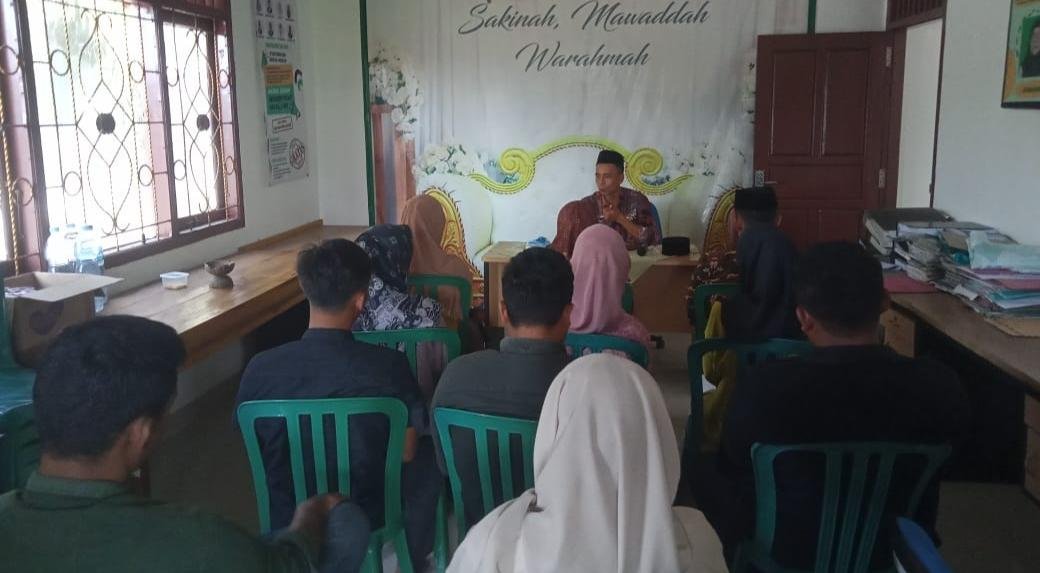 Tujuh Pasang Pengantin Ikuti Bimbingan Perkawinan Mandiri di KUA Waway Karya
