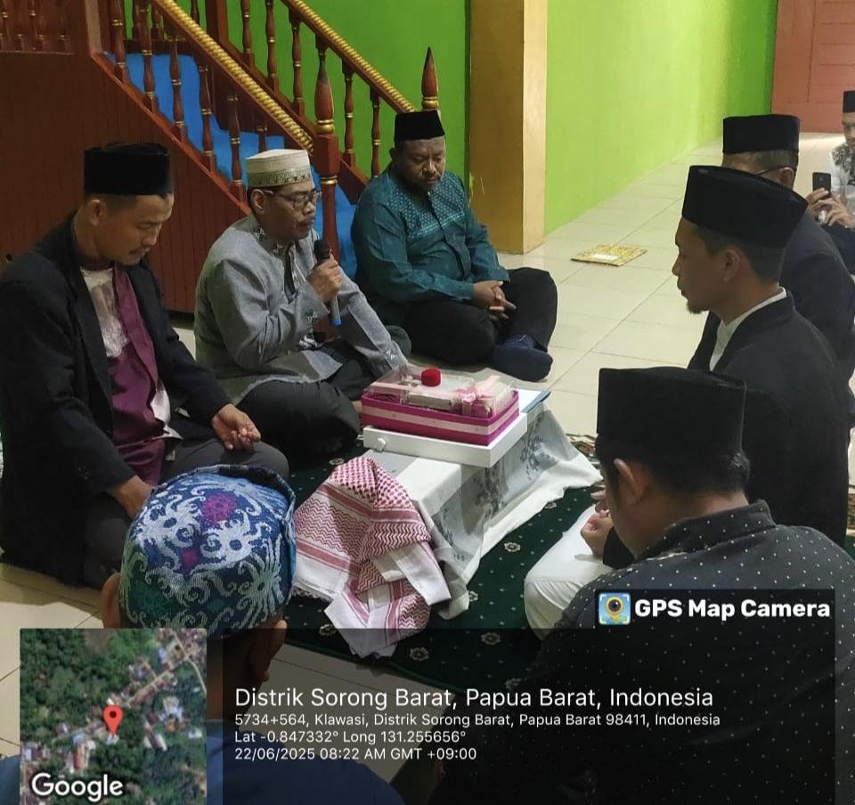 Kepala KUA Distrik Sorong Barat Mengawasi Langsung Pelaksanaan Pernikahan yang disaksikan Wakil Gubernur Papua Barat Daya