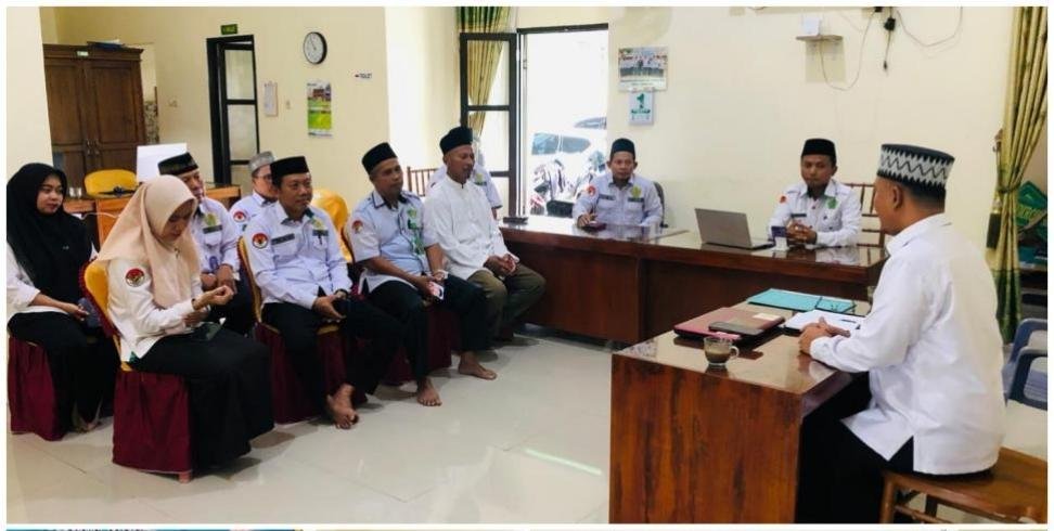 Harunya Temu Pamit Penyuluh PPPK: KUA Labuhan Ratu Lepas Nurlailani dengan Doa dan Kenangan