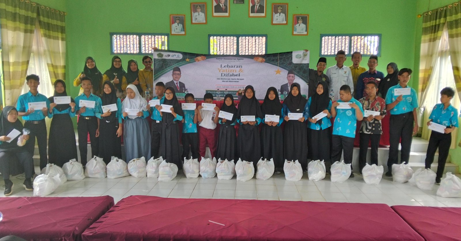 Peaceful Muharram: 20 Difabel SLB Tambahdadi Terima 40 Paket Santunan