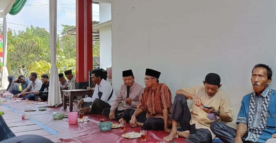 Penghulu KUA Sekampung Udik Sampaikan Tausyiah Penuh Hikmah di Syukuran Keluarga Amat Jalal