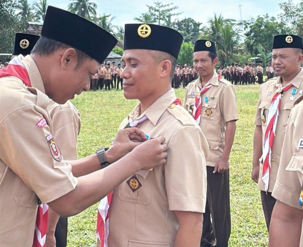Supriyadi Raih Lencana Darma Bakti, Bukti Dedikasi untuk Pramuka