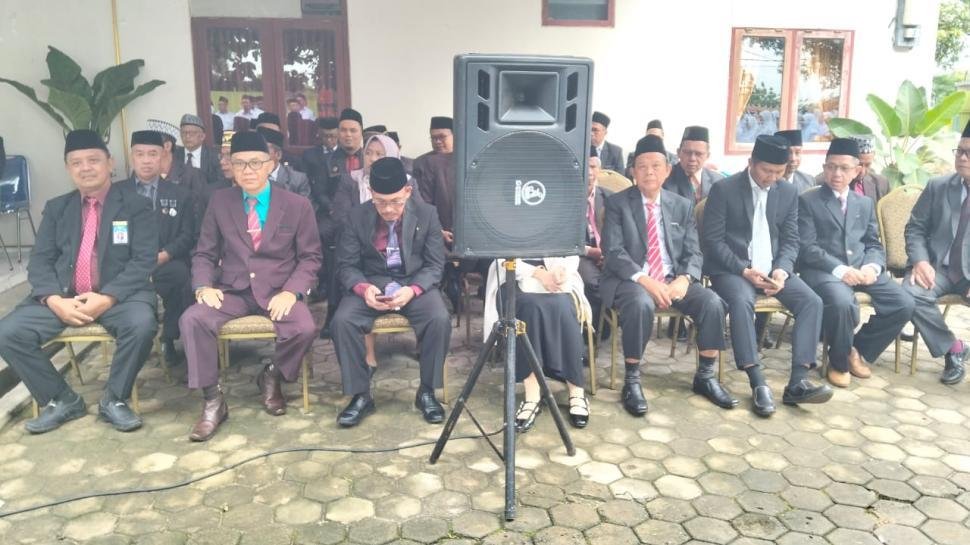 Kepala KUA Lampung Timur Hadiri Puncak Resepsi HAB ke-79 dengan Penuh Wibawa, Kenakan Jas sebagai Simbol Kerukunan Umat untuk Indonesia Maju