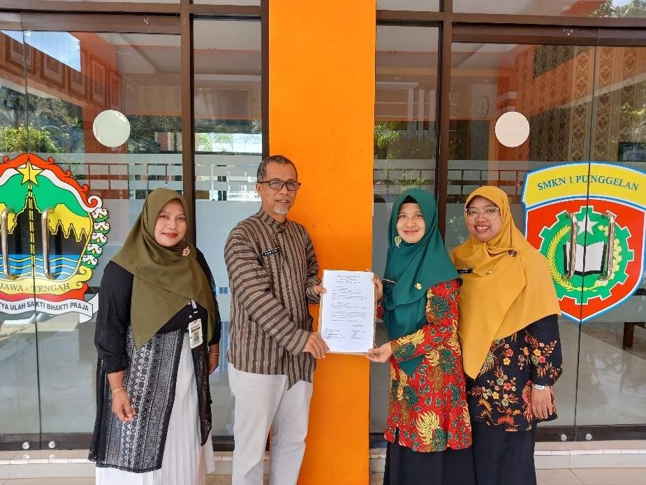 Perkuat Pembinaan Karakter, KUA Punggelan dan SMK Negeri 1 Punggelan Tandatangani MOU BRUS
