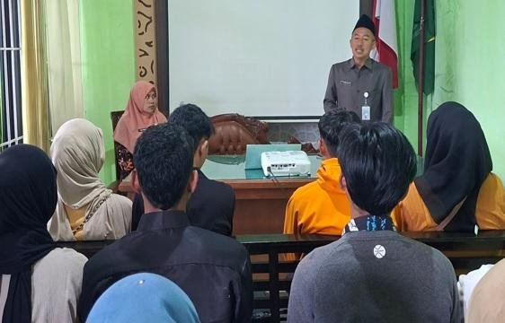 KUA Karangkobar dan Puskesmas Bersinergi Gelar Bimwin Siapkan Pasangan Sehat, Tangguh, dan Sakinah Maslahah
