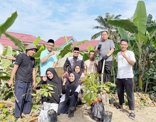 KUA Kec. Pinggir Ikut Tanam Pohon Matoa Pada Peringatan Hari Bumi Sedunia ke-55 Tahun 2025