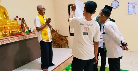 KUA Mandiraja Produksi Film Dokumenter Moderasi Beragama di Vihara Cakra Dharmmaloka