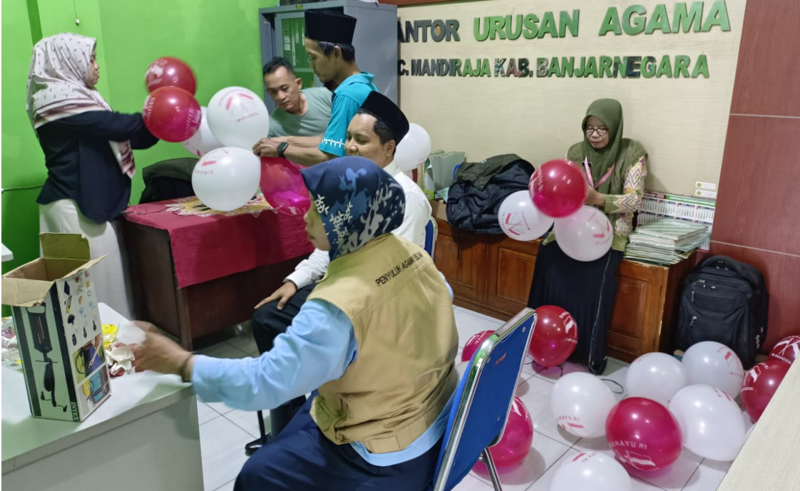 KUA Mandiraja Tampil All Out! Dekorasi Merah Putih Siap Guncang Lomba Antarinstansi