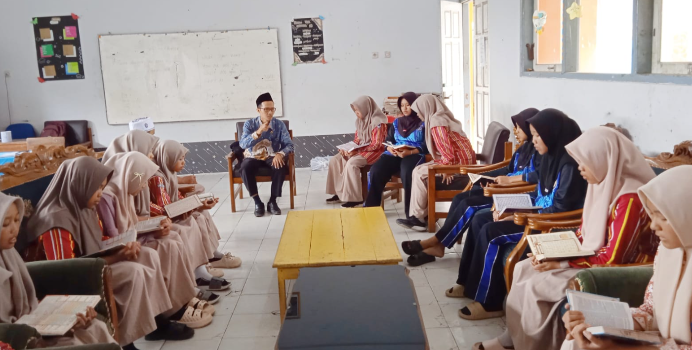 KUA Rakit Latih Tilawah Al-Qur’an di MTs N 3 Banjarnegara