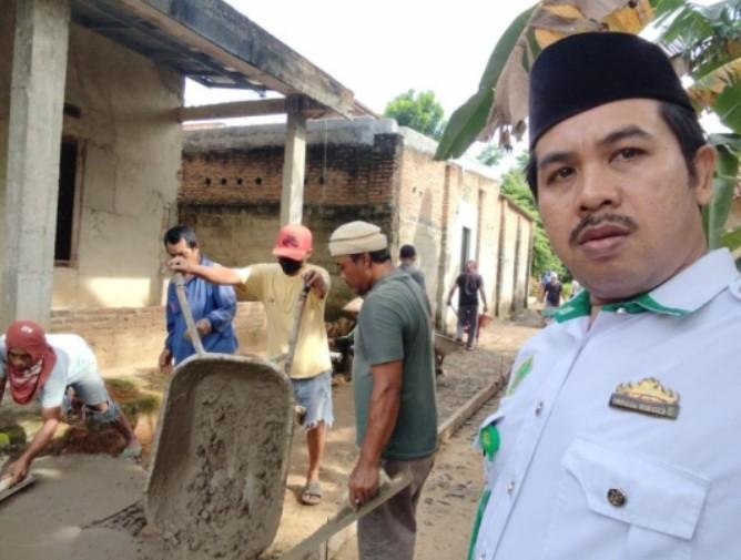 Hibah Jalan Masjid 80 Meter dari H. Abdul Manaf, Penyuluh Agama Islam KUA Labuhan Maringgai Ikut Awasi Pembangunan