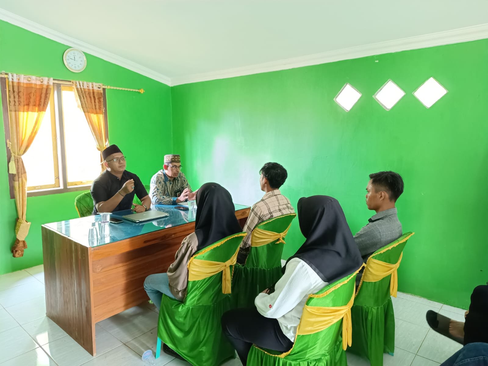 PENGHULU KUA SEKAMPUNG UDIK BERIKAN MATERI BAHAYA JUDI ONLINE