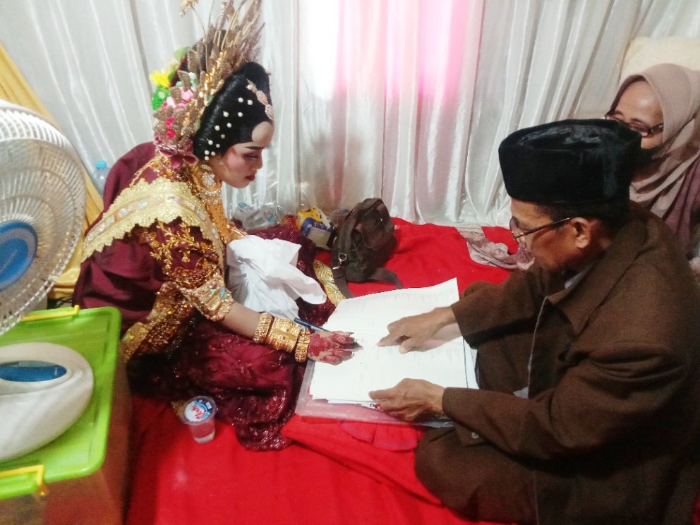 Kepala KUA Simbang, Nikahkan Pasangan Catin Di Dusun Bonto Paddingin 