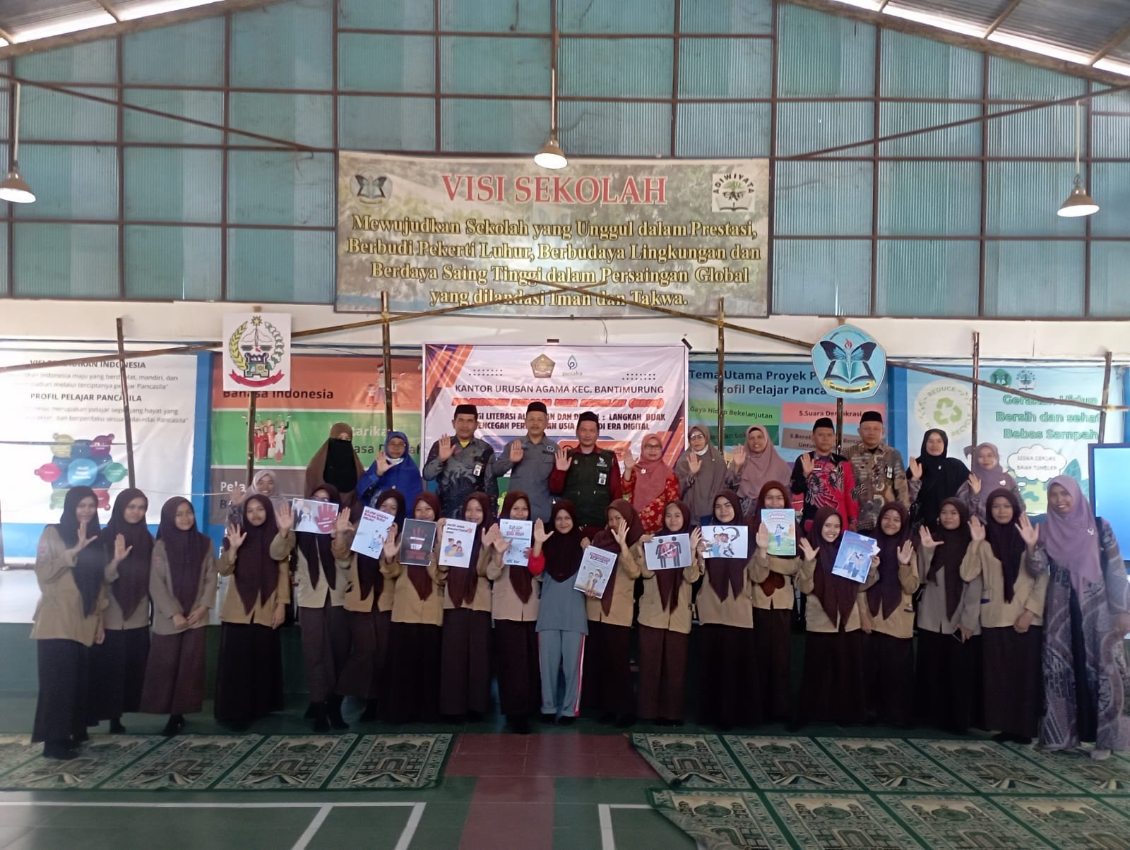 KUA Bantimurung Inovasi Bimbingan Remaja Usia Sekolah (BRUS)  Dengan Aplikasi Interaktif