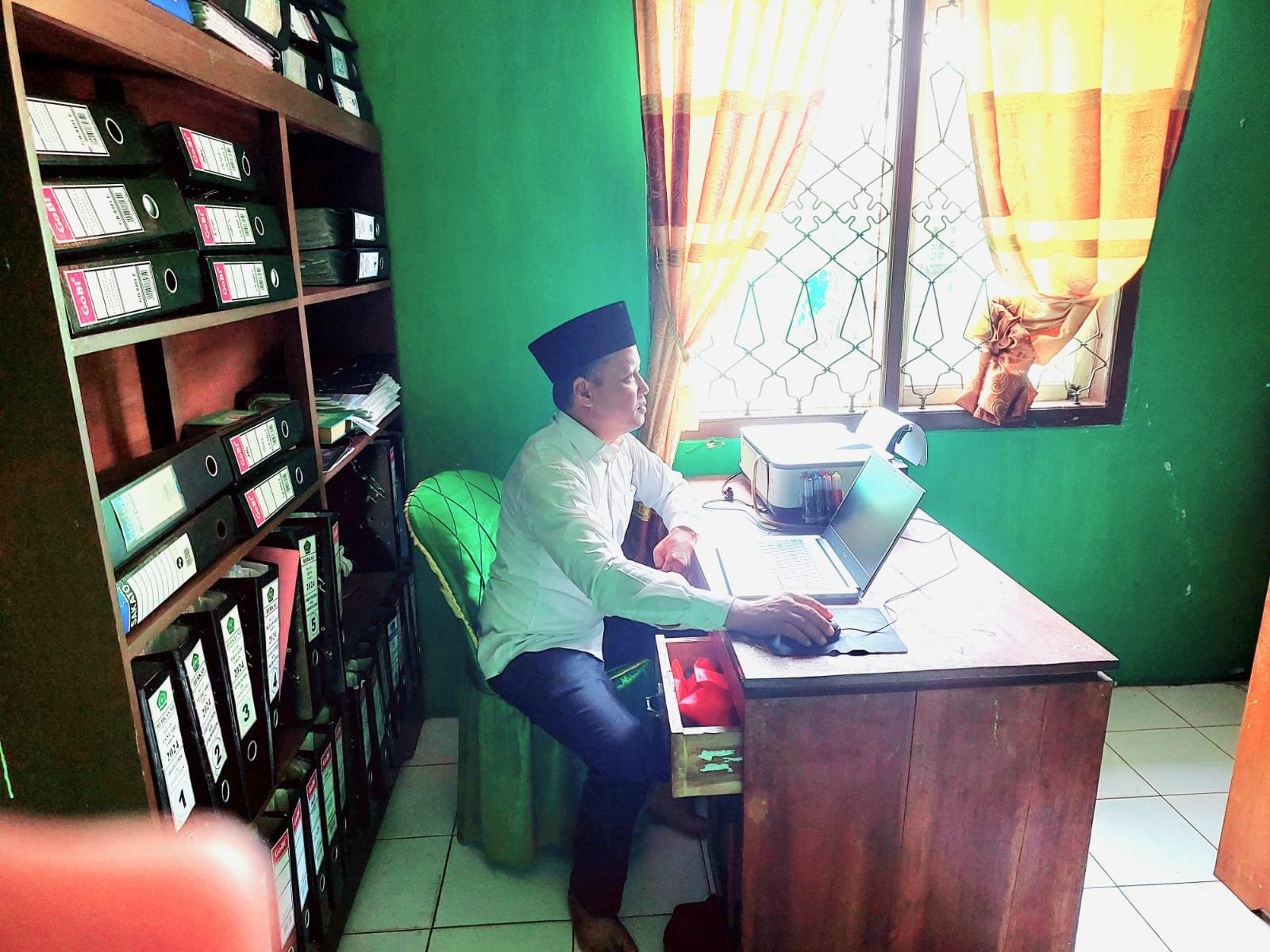 Lantunan Ayat Suci Gema Pagi: KUA Sekampung Udik Jadi Teladan Spiritual Pelayanan Publik