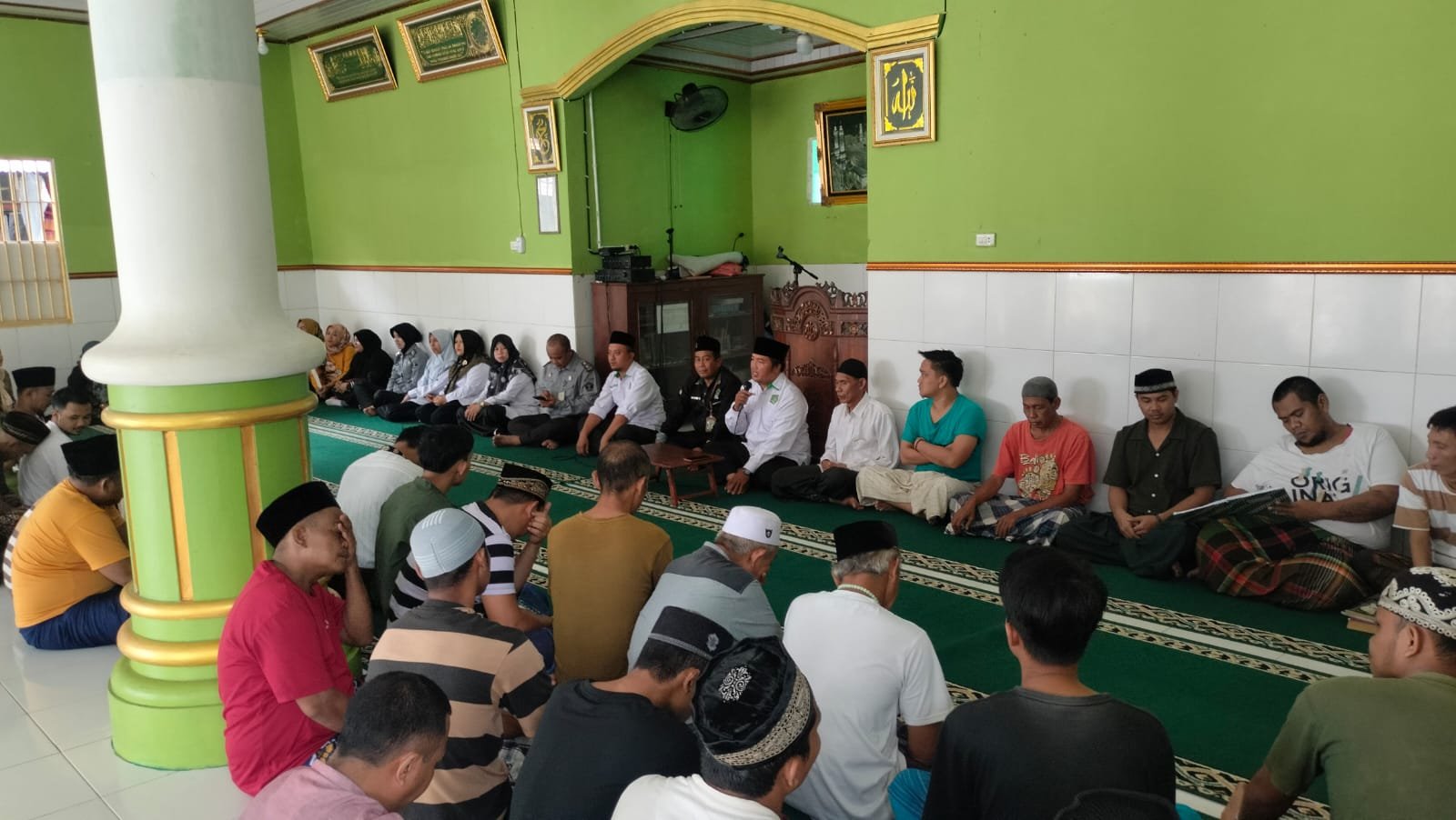 Pembinaan Keagamaan yang Menguatkan: Ibu Sukrini, SH, Bantu Warga Binaan Lapas Sukadana Temukan Kedamaian Hati