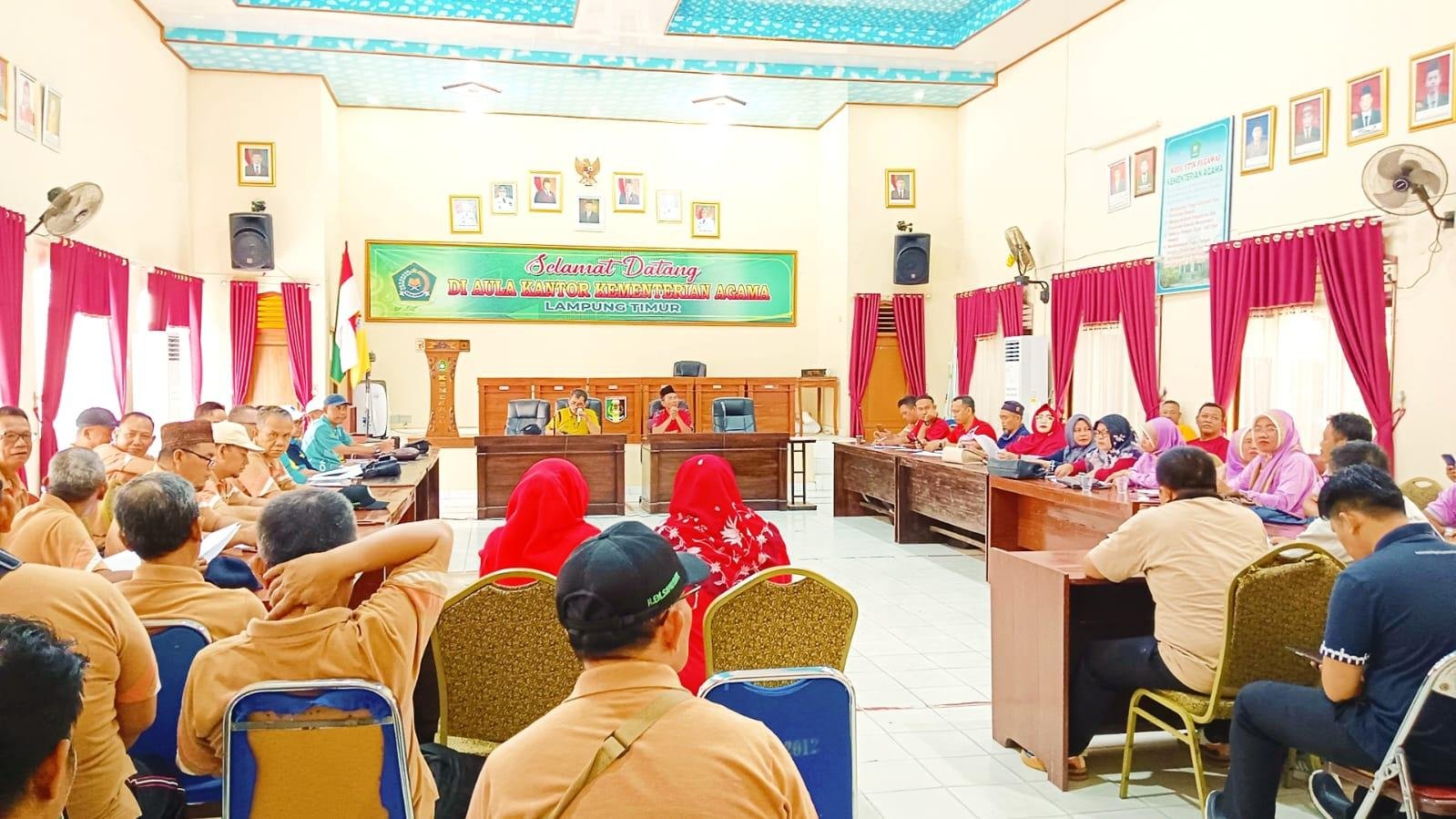 Kepala KUA Se-Kabupaten Lampung Timur Ikuti Rapat Persiapan Hari Amal Bhakti ke-79 Kementerian Agama di Aula Kementerian Agama Kabupaten Lampung Timur