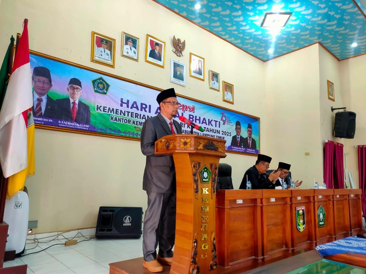 H. M. Miftahudin, S.Ag., M.Sy: Pimpin Doa Penutup yang Khidmat dalam Penandatanganan Pakta Integritas di Kemenag Lampung Timur