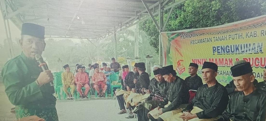Kepala KUA Tanah Putih Apresiasi Pengukuhan Unsur Ninik Mamak Periode 2025-2030