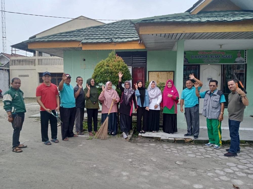 Sambut Ramadan 1446 H, KUA Tampan Gelar Goro dan Makan Bersama
