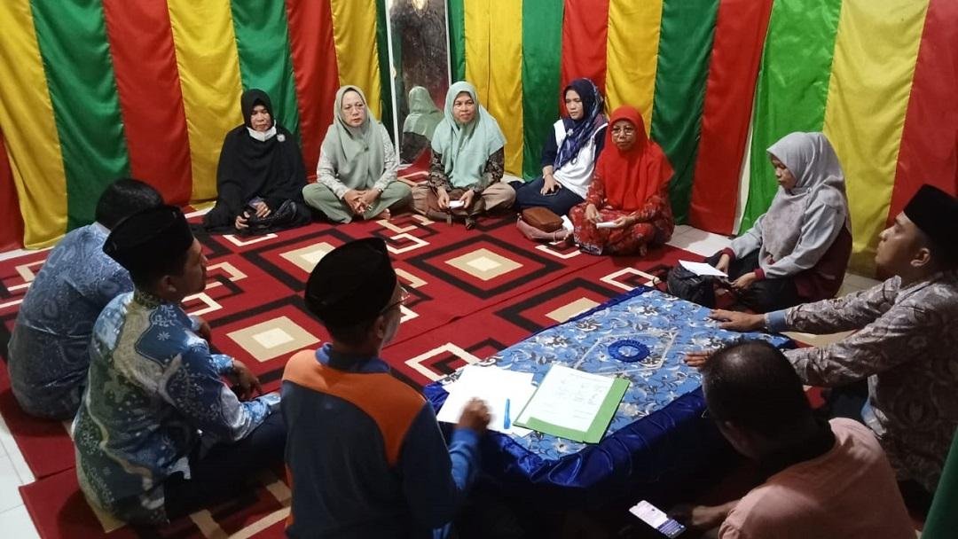 Ka. KUA Payung Sekaki Bersama IPARI Kota Pekanbaru Gelar Rapat Teknis Penanaman Pohon