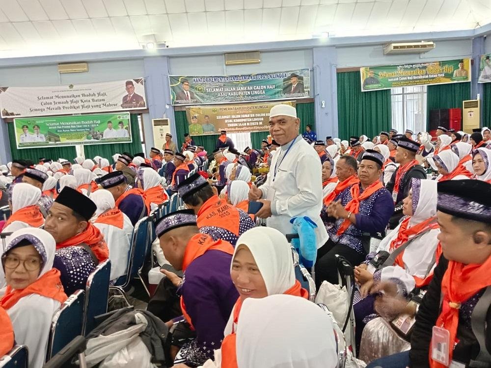 Ka. KUA Kampar Utara Abu Zahril, Hantarkan Langsung JCH Kec. Kampar Utara Sampai Ke Batam