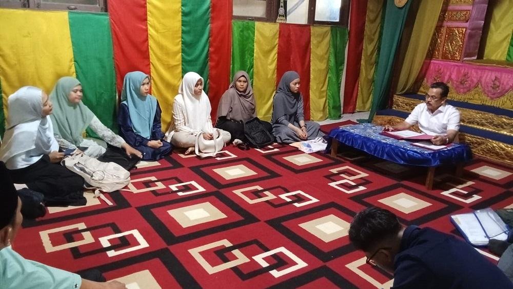 Penghulu Madya KUA Payung Sekaki Sampaikan Nasehat Kepada Catin