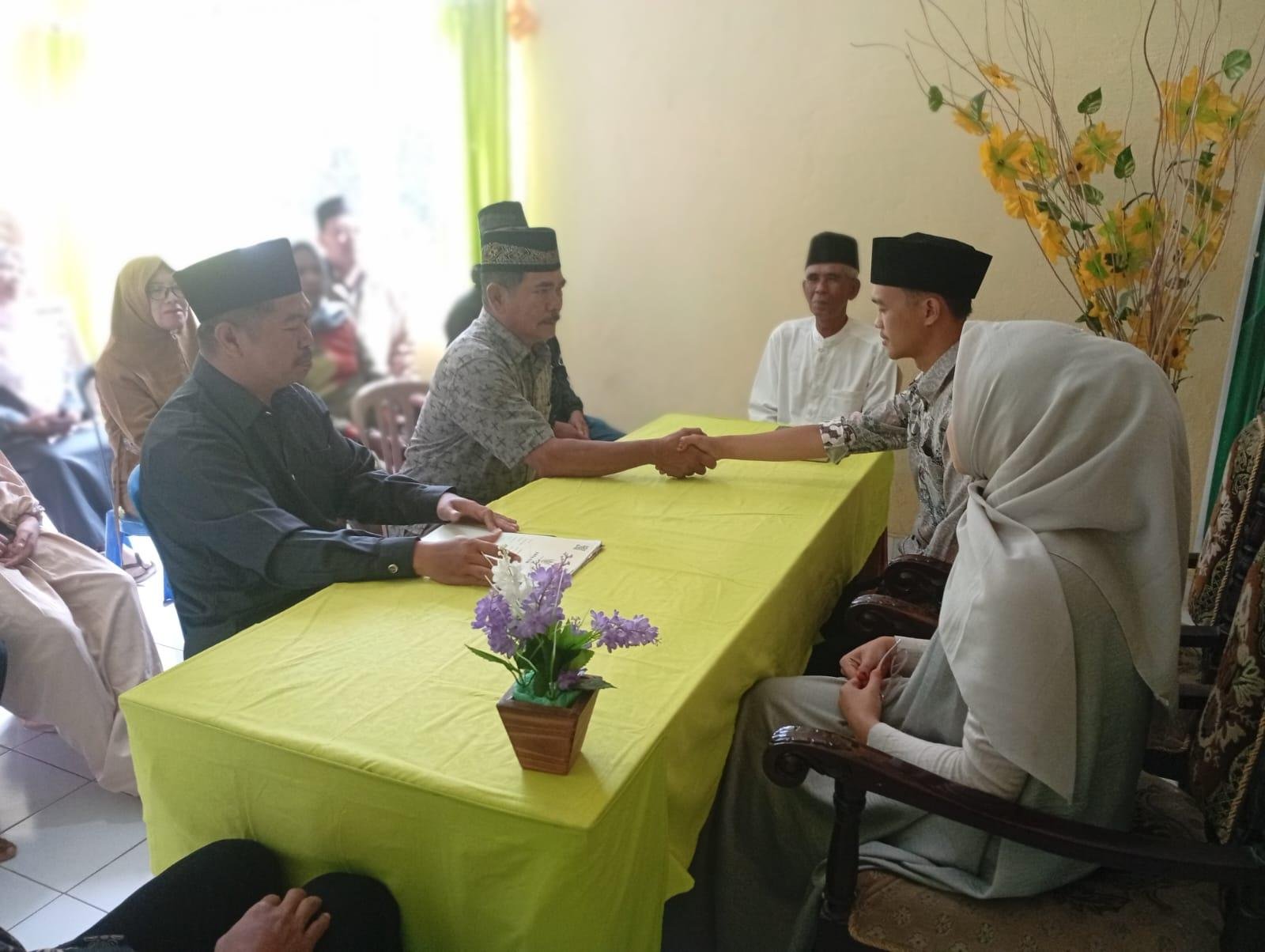 KUA Sindang Kelingi Fasilitasi Akad Nikah Penuh Makna: Sederhana, Khidmat, dan Sesuai Syariat