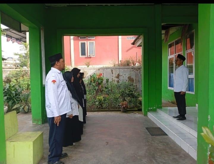 Apel Pagi Senin di KUA Sindang Kelingi: Bangun Semangat, Kolaborasi, dan Pelayanan Prima