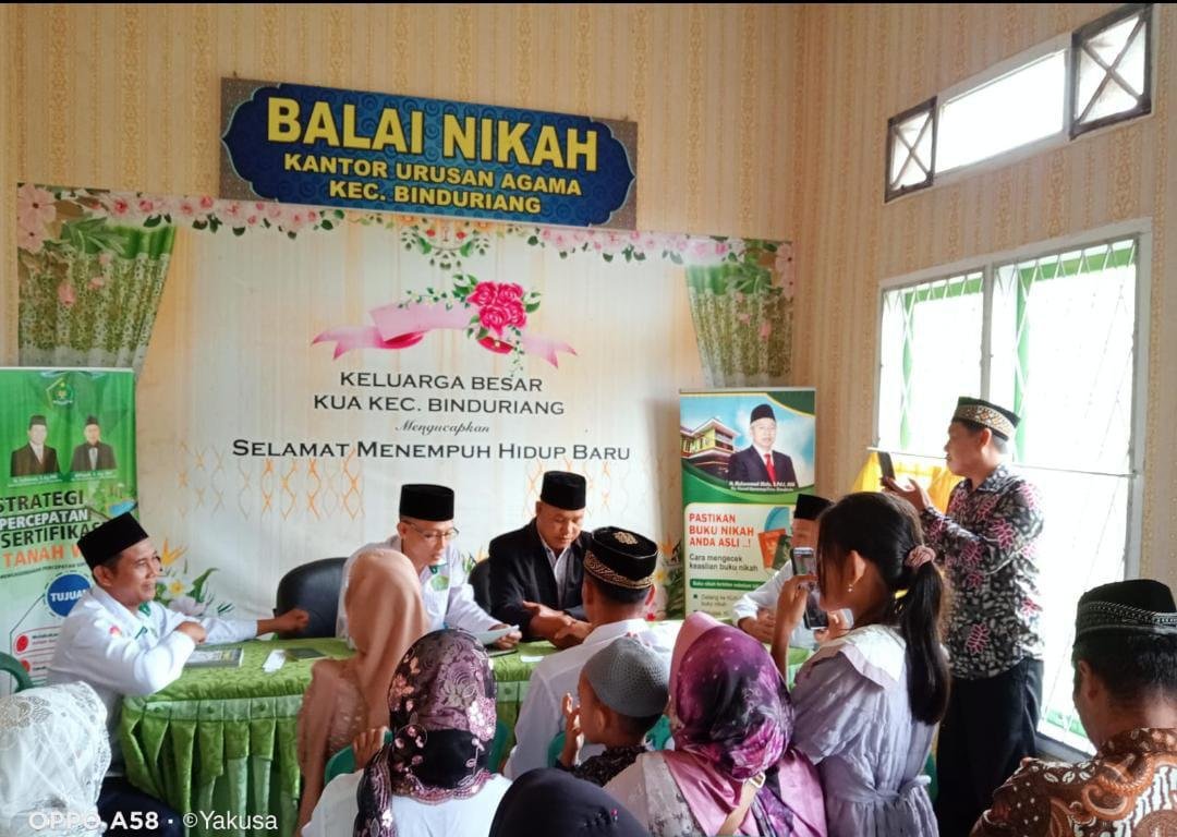 Balai Nikah KUA Binduriang Jadi Saksi, Penghulu Resmikan Pernikahan Pasangan Baru