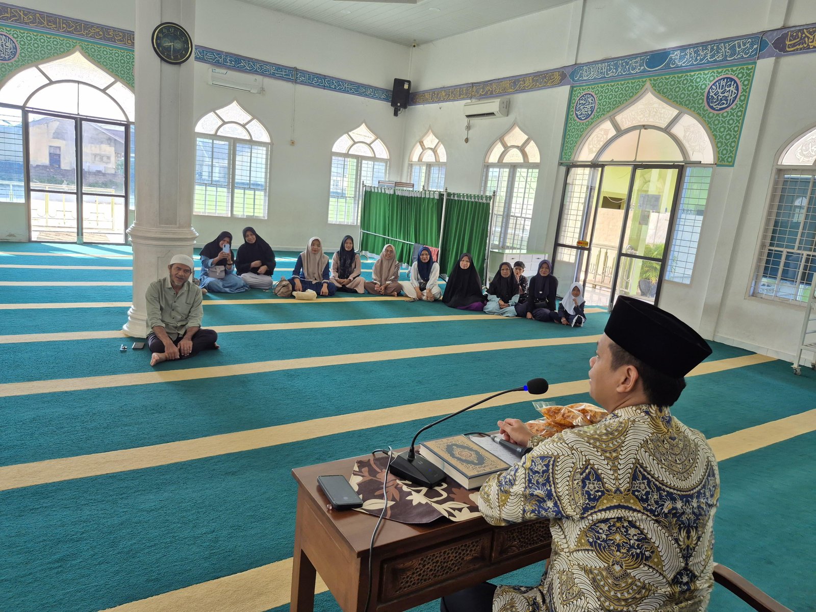 Ka. Tampan Membuka Sekaligus Pemateri Kegiatan Pendampingan Program PEU