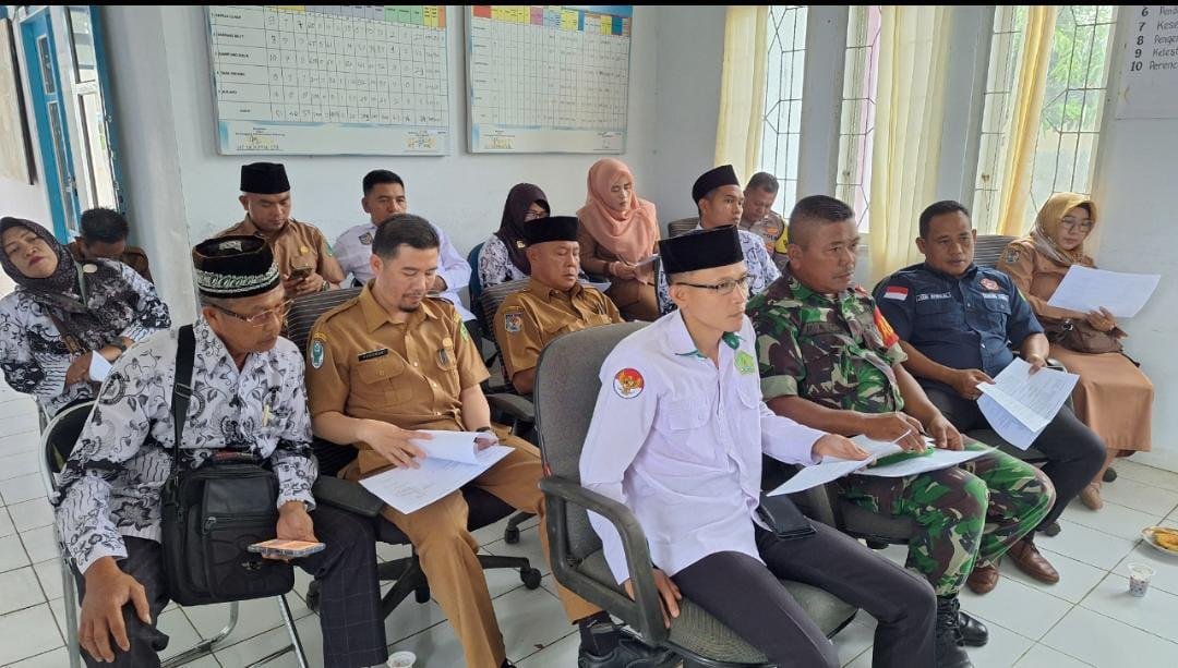 Wujudkan Semangat Kebersamaan, Kepala KUA Binduriang Hadiri Rapat Persiapan HUT RI ke-80