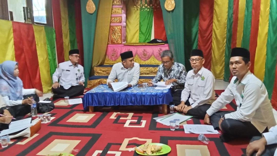 Ka. KUA Payung Sekaki Hadir Pimpin Rapat Bulanan Penyuluh