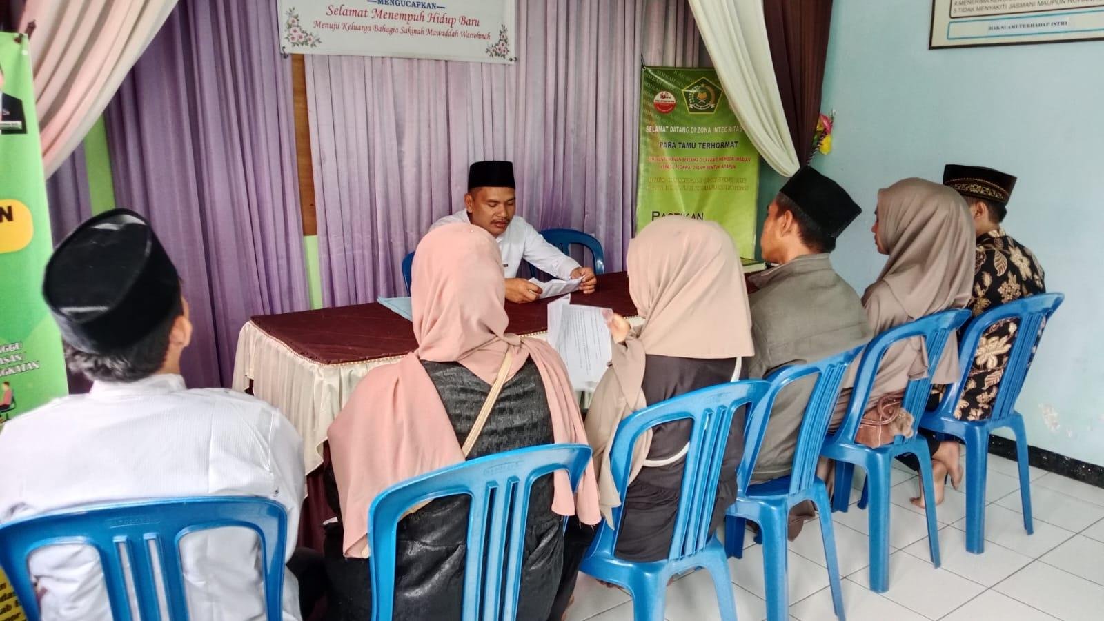 Tiga Pasang Catin Ikuti Bimbingan Pra Nikah di KUA Curup Selatan