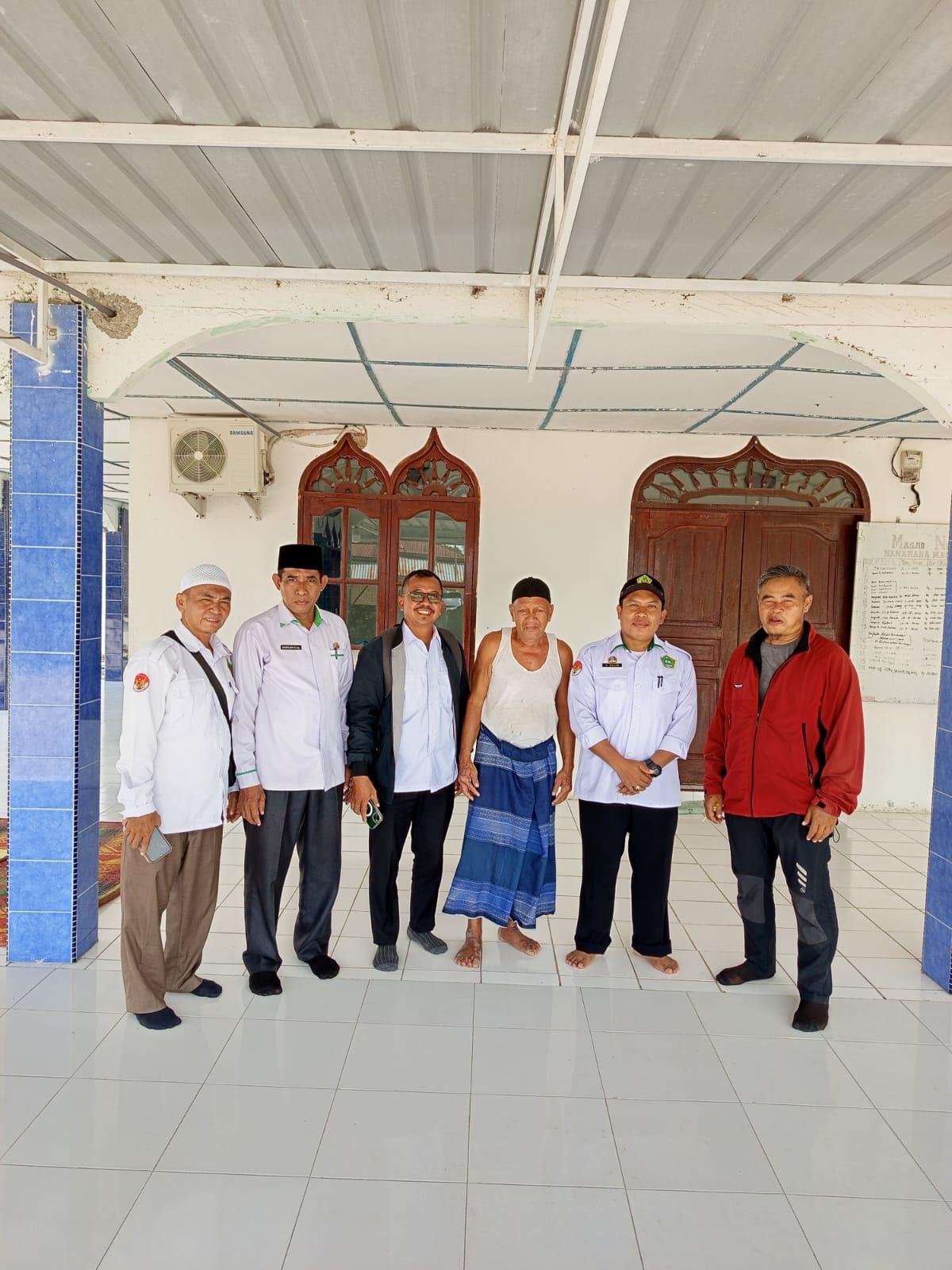 KUA Teluk Mengkudu Beserta Staf Melakukan Pendampingan Pengukuran Tanah Wakaf